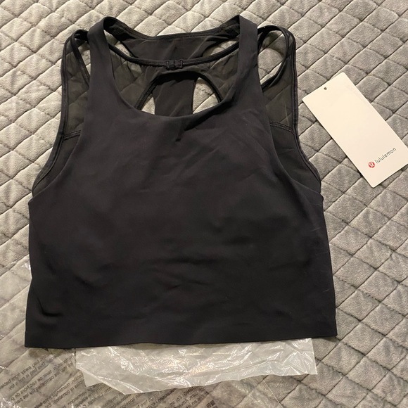 Lululemon top size 4 NWOT washed and flat dry - Picture 6 of 7